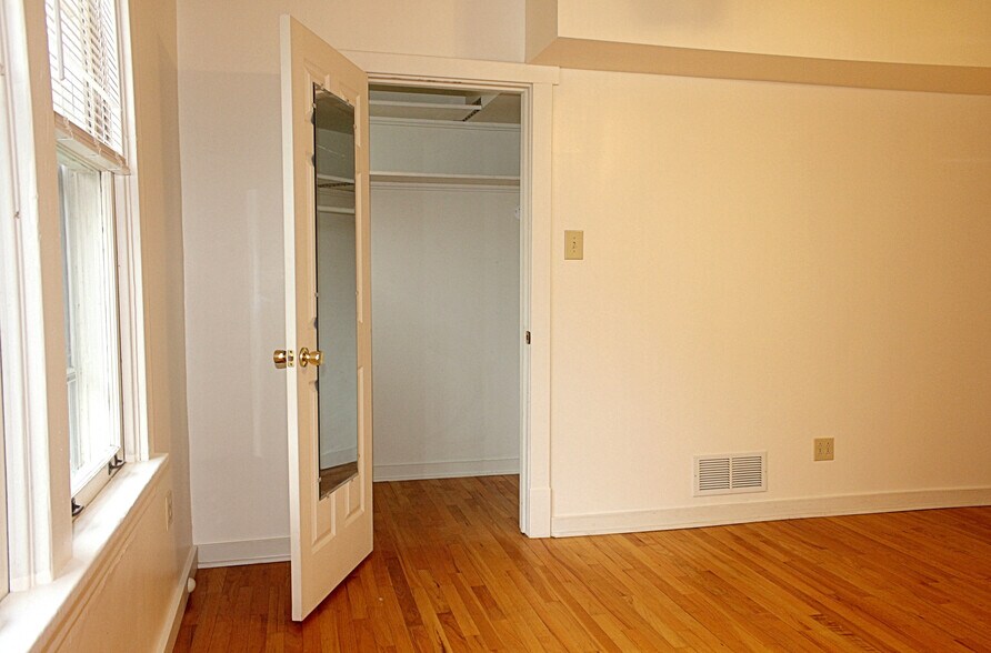 MBR closet - 5840 Alderson St
