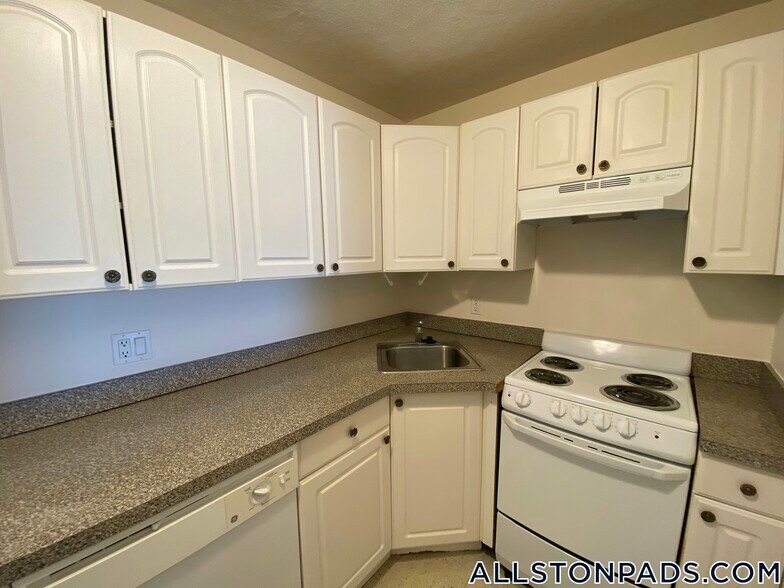 Building Photo - 26 Allston St