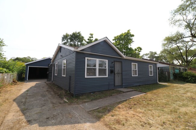 Building Photo - 4 Bedroom Ranch w/ Garage