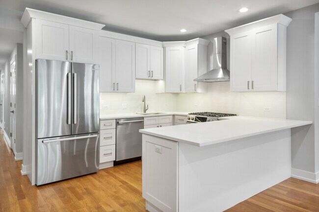 Building Photo - 4626 N Ashland Ave