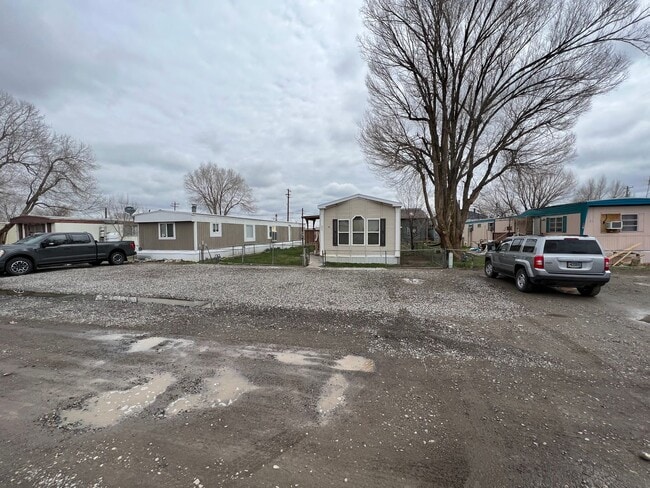 Building Photo - 3 Bedroom 2 Bath High-End Mobile Home with...