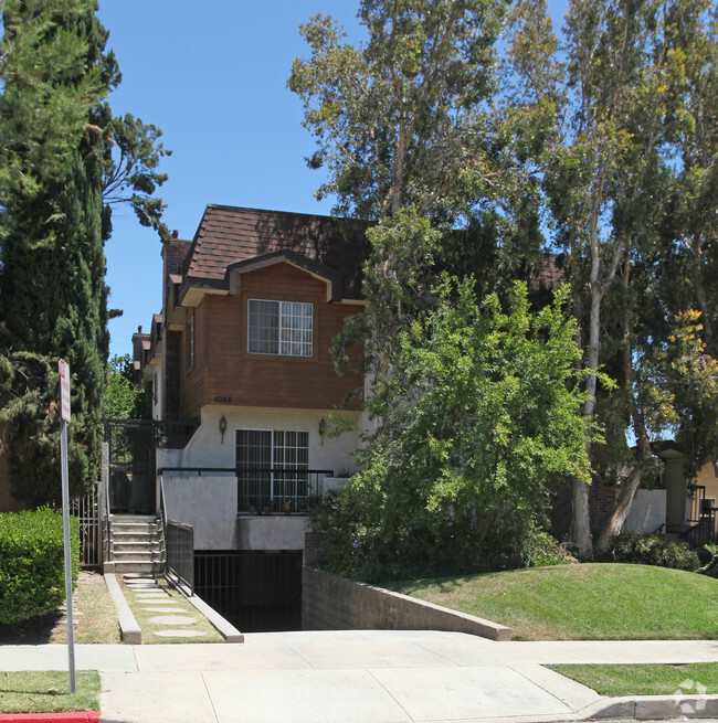 Primary Photo - 1048 Rosedale Ave