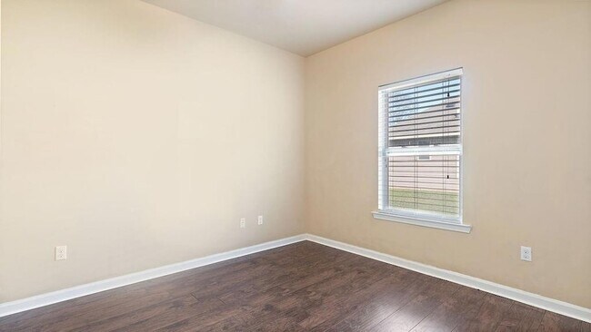 Building Photo - 42189 Broad Walk Ave