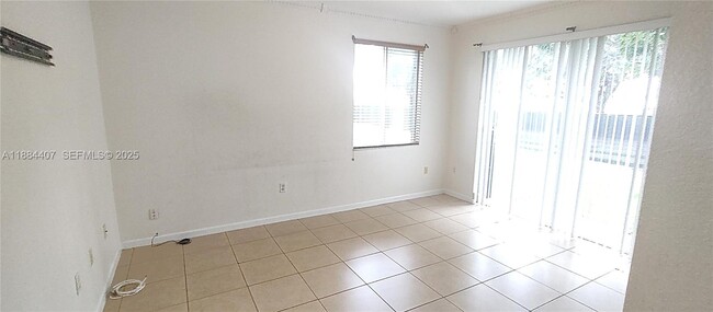 Building Photo - 2616 SE 14th Ave