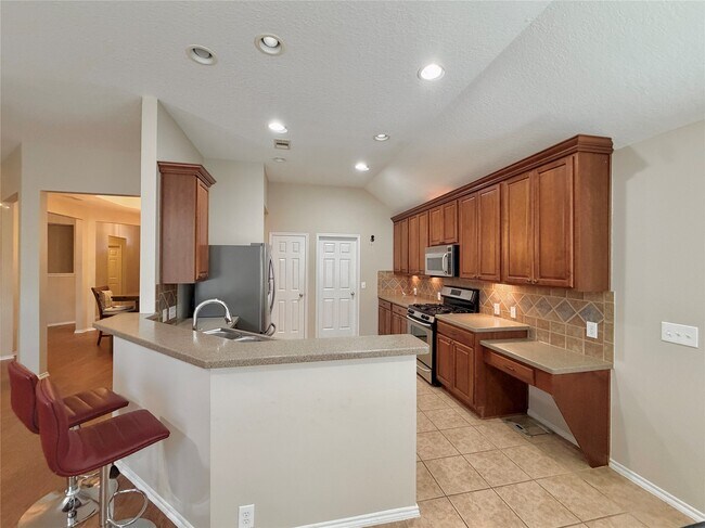 Building Photo - 5511 Baldwin Elm St