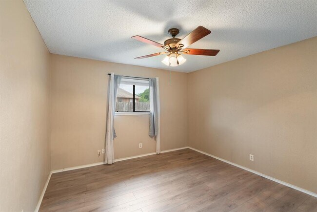 Building Photo - 8703 Clearbrook Trl