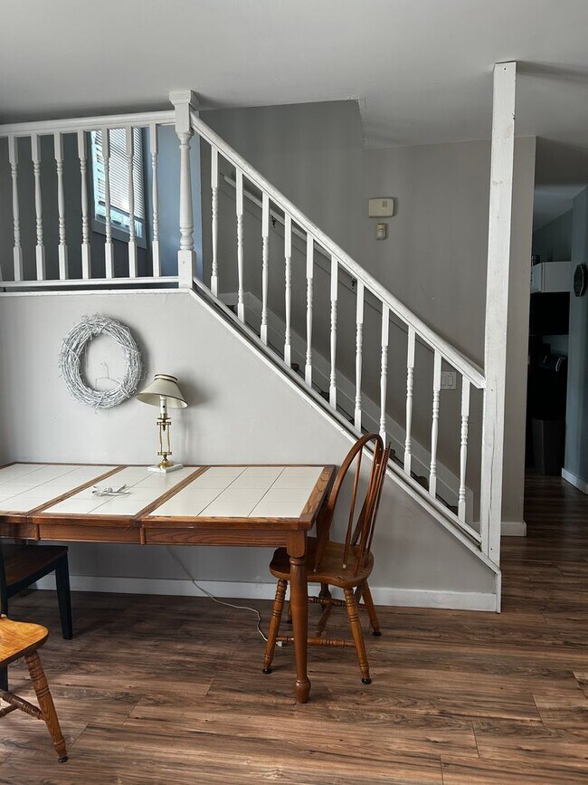 Building Photo - 1143-1145-1145 S Plymouth Ave