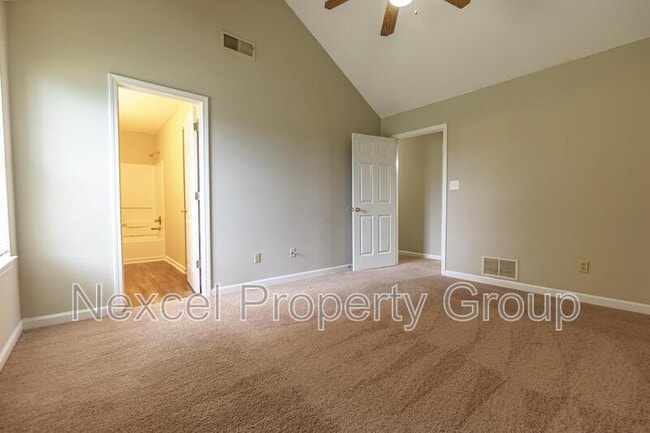 Building Photo - 2961 Churchwell Dr
