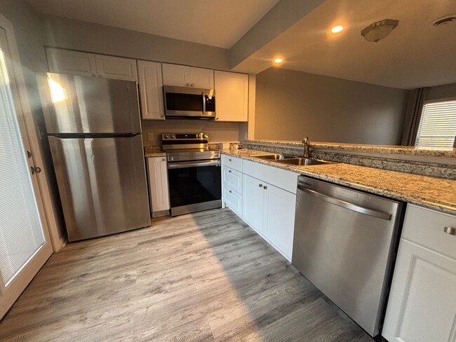 Building Photo - 7203 Woods Crossing Dr