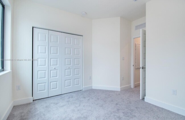 Building Photo - 4769 NW 83rd Pkwy