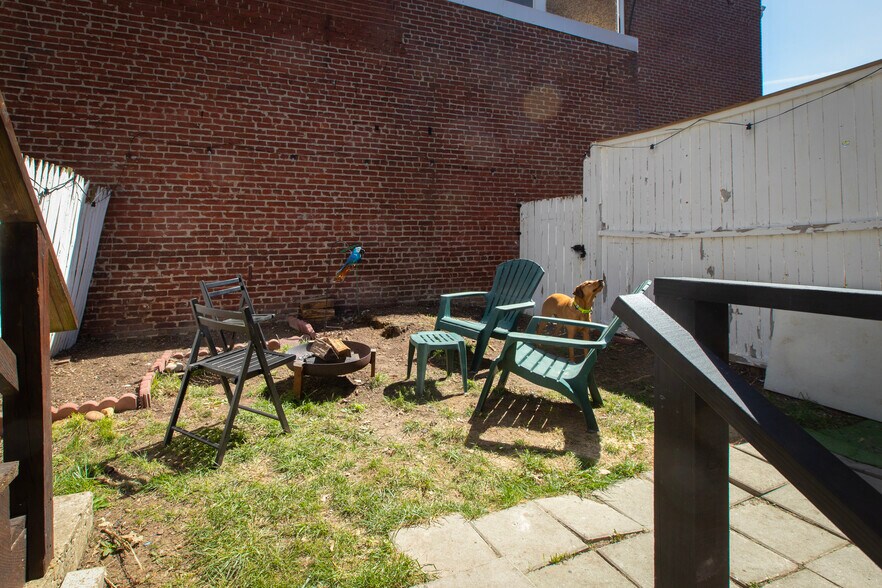 Building Photo - 2827 13th St NW