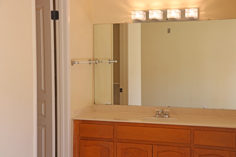 Building Photo - 2639 Pirineos Way