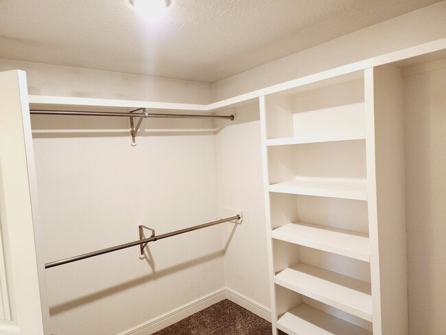 Building Photo - Pre-Leasing for May - Wild Horse Luxury,  Newer,  4 Bed Room, 3 Car Garage