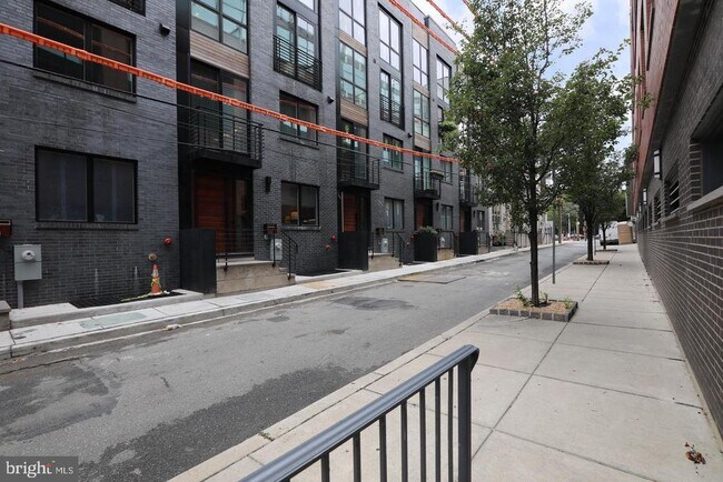Building Photo - 1352 South St