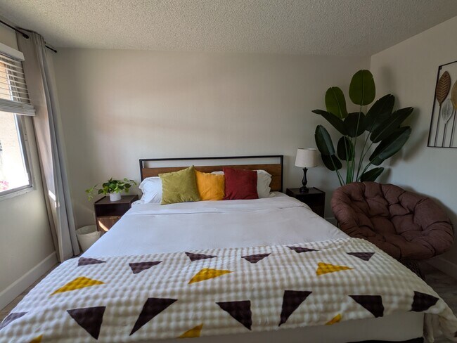 Building Photo - Cornell