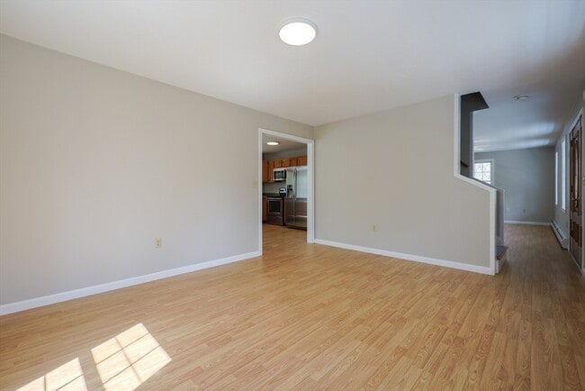 Building Photo - 127 Brook Rd