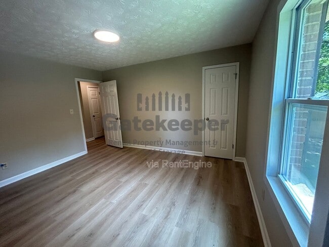 Building Photo - 115 Meadowbrook Ct