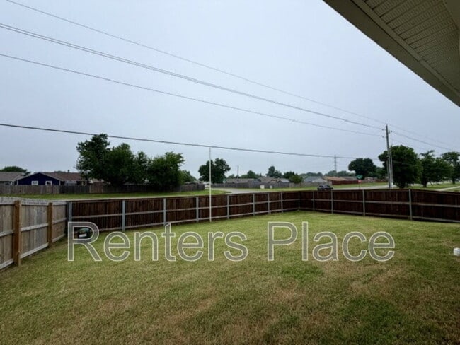 Building Photo - 3704 S 146th E Ave