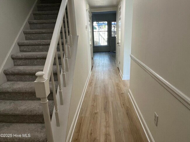 Building Photo - 4913 Marlin Ct
