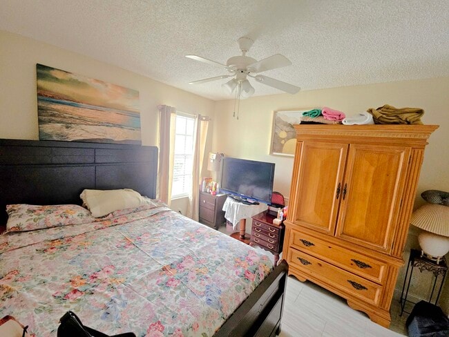 Building Photo - 5 Heather Trace Dr