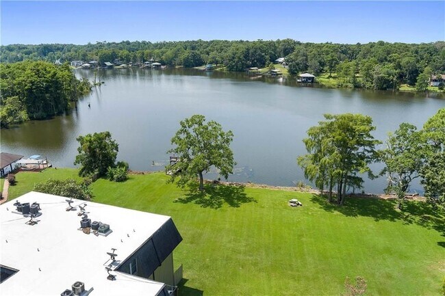 Building Photo - 337 Riverbend Dr