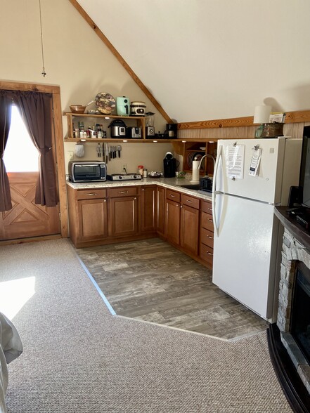 Full Kitchen - 631 Yeopim Rd