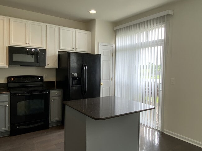 Building Photo - 33 Scholarship Ln