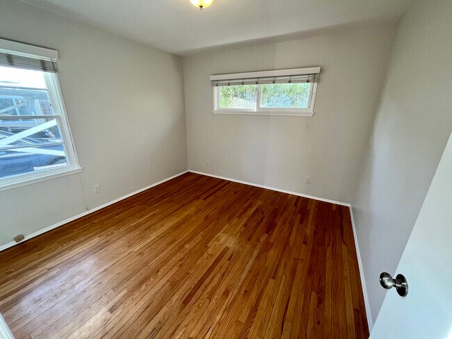 Bedroom 2 - 1583 Wesley Ave