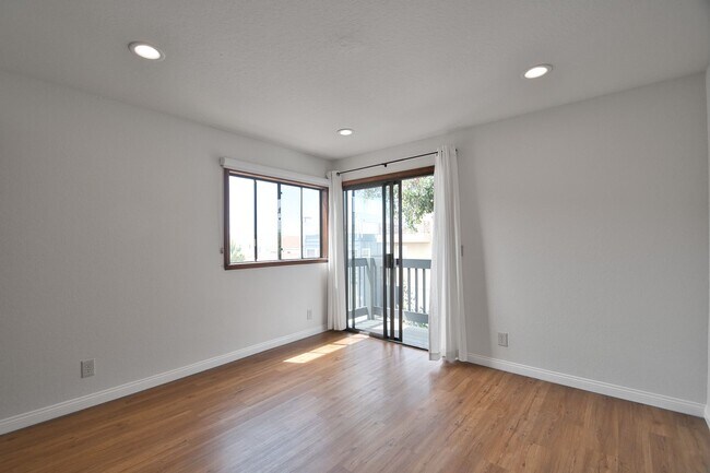 Building Photo - 472 36th St