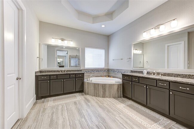 Building Photo - 2403 Juniper Bnd