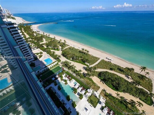 Building Photo - 10201 Collins Ave