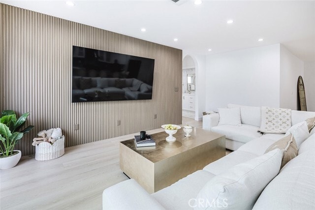 Building Photo - 7306 Farmdale Ave