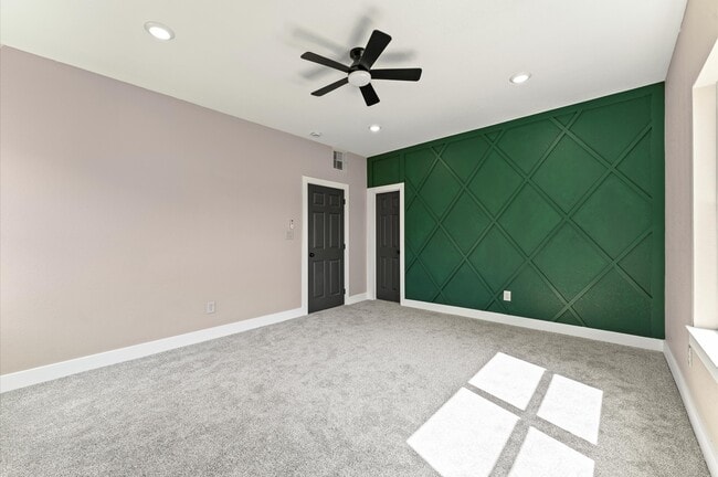 Building Photo - 8135 Woodward St