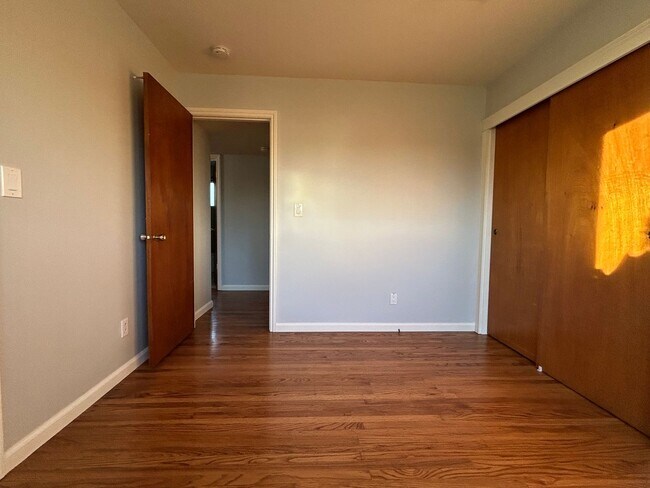 Building Photo - 120 Bessie Ln