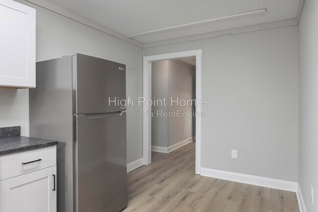 Building Photo - 932 Hurtt Rd
