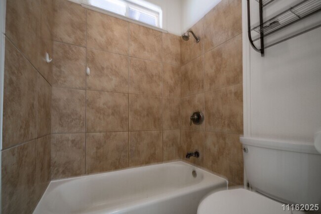 Building Photo - West Side Paradise – Updated 3-Bed, 2-Bath...