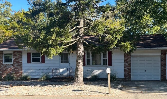 Primary Photo - 60 Haines St