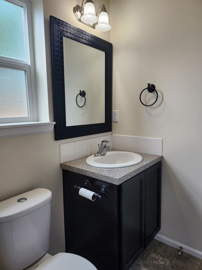 Building Photo - Desirable Home Located In Silverdale