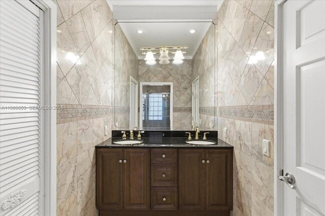 Building Photo - 1249 Biscaya Dr