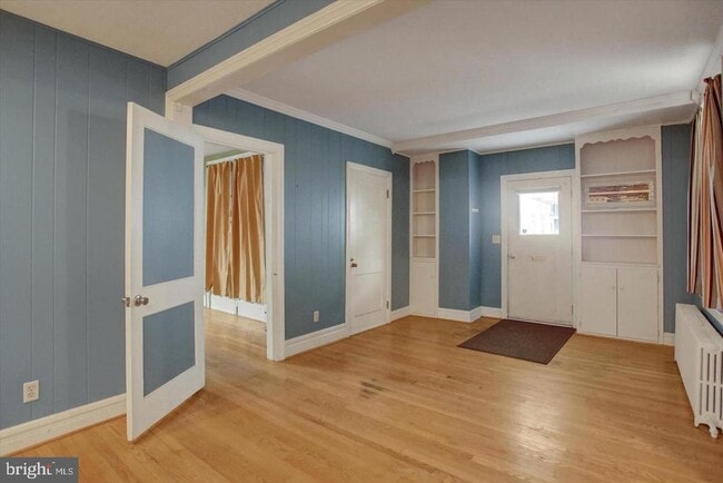 Building Photo - 230 W 2nd St