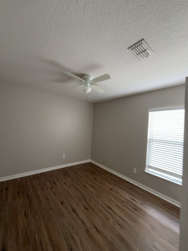 Building Photo - 533 Haines Trail