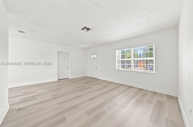 Building Photo - 596 NW 109th St