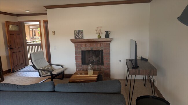 Building Photo - 8860 Villa La Jolla Dr
