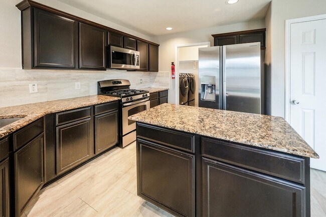 Building Photo - 10902 Barker View Dr