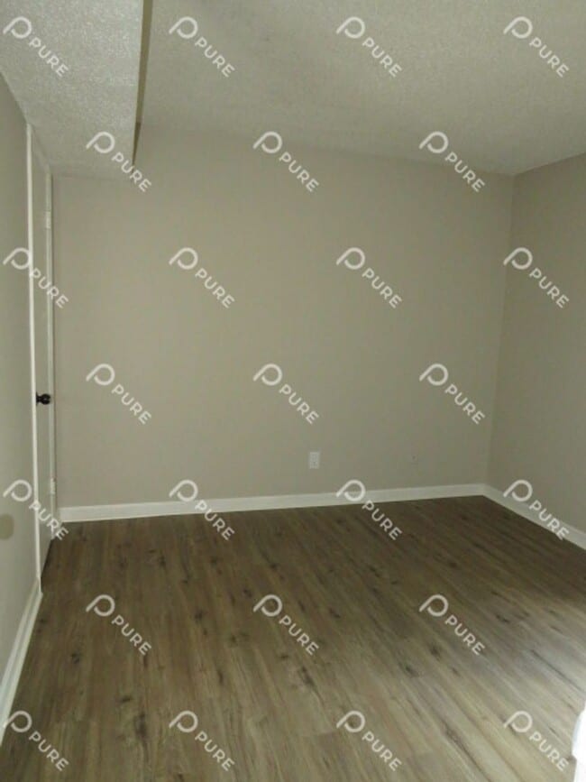 Building Photo - 3606 White Oak Way SW