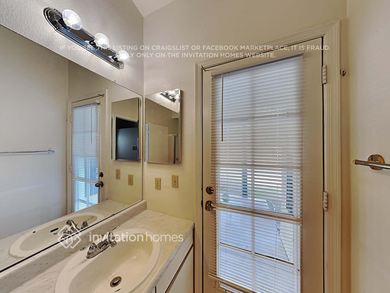 Building Photo - 4536 W Behrend Dr