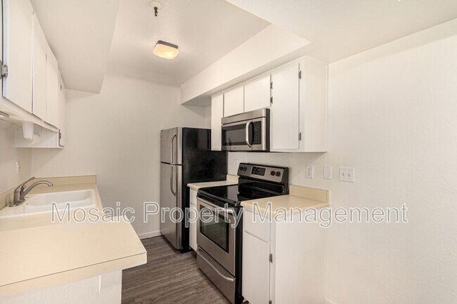 Building Photo - 4444 E Paradise Village Pkwy N