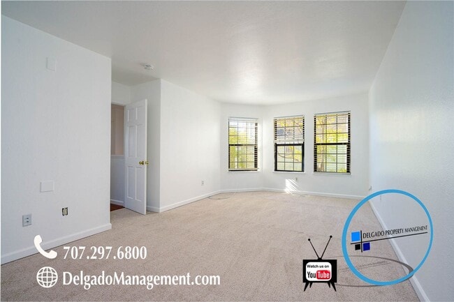 Building Photo - Benicia! Large two bedroom, two and half b...