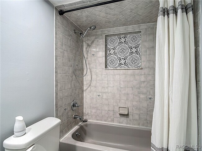 Building Photo - 884 W Massachusetts St