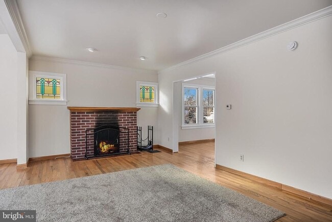 Building Photo - 306 Lincoln Ave